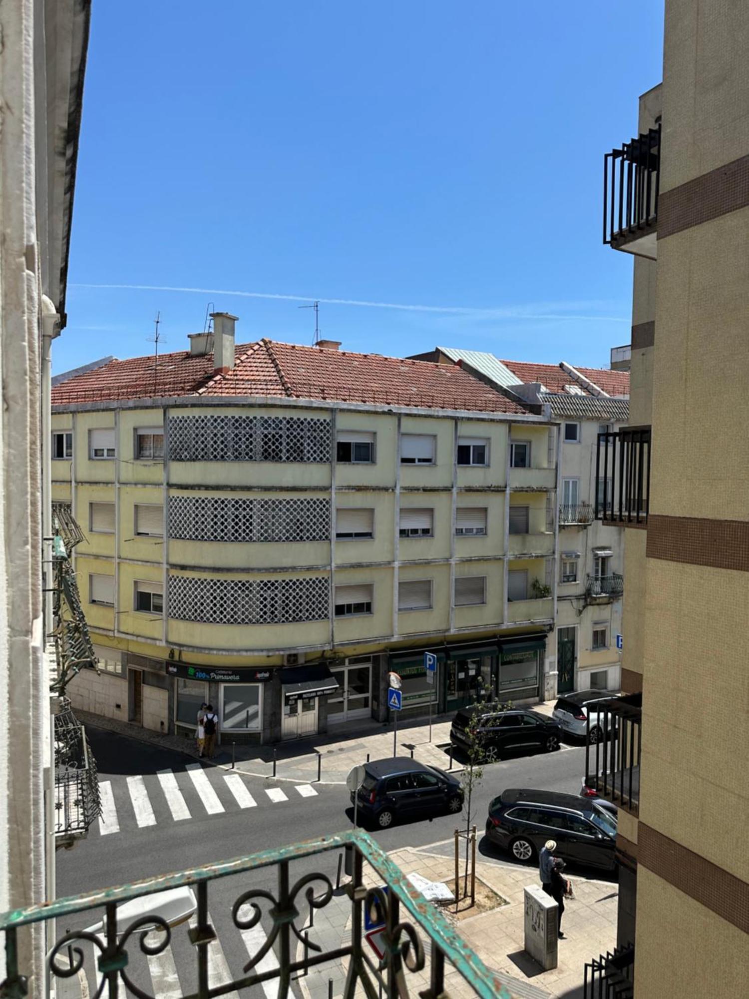 Garden Campo De Ourique Guest House - Hostel Lissabon Exterior foto