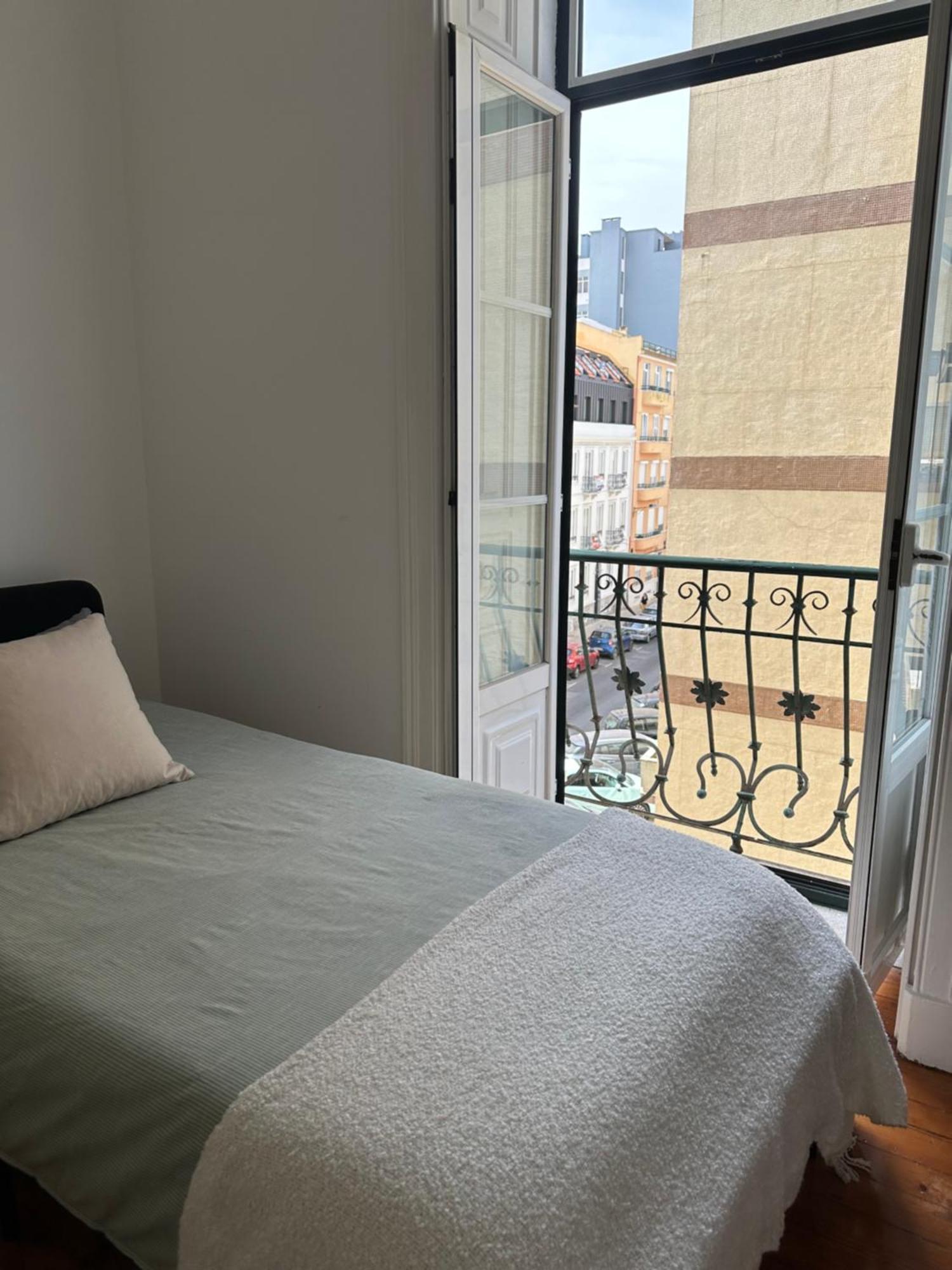 Garden Campo De Ourique Guest House - Hostel Lissabon Exterior foto