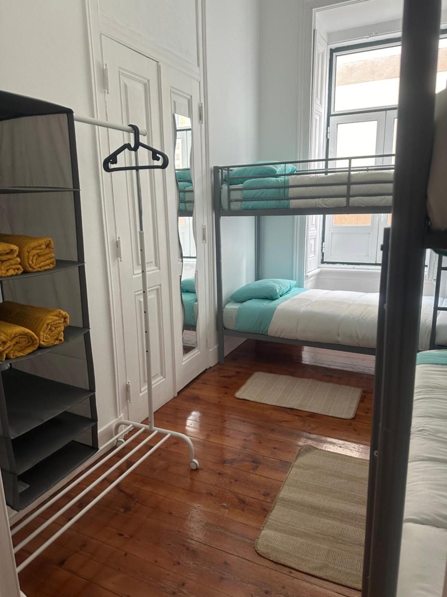 Garden Campo De Ourique Guest House - Hostel Lissabon Exterior foto