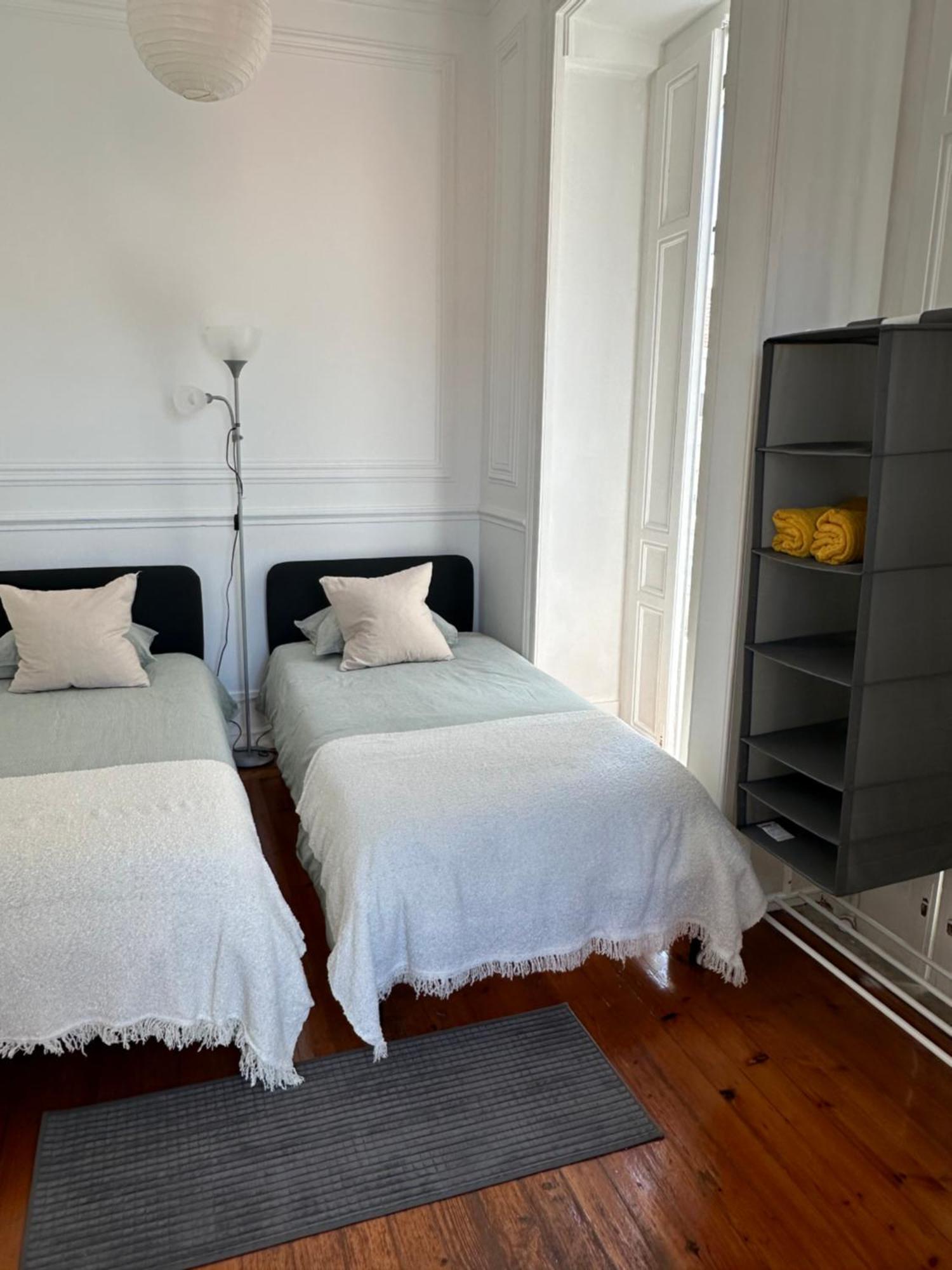 Garden Campo De Ourique Guest House - Hostel Lissabon Exterior foto