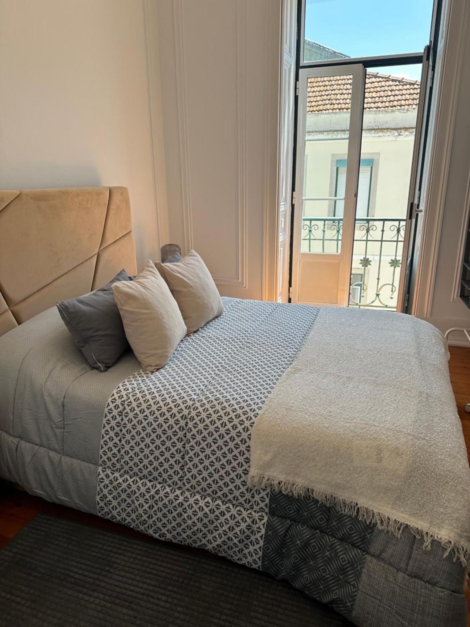 Garden Campo De Ourique Guest House - Hostel Lissabon Exterior foto