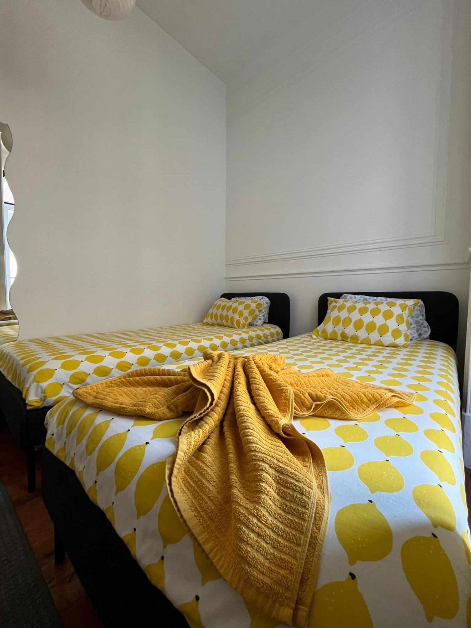 Garden Campo De Ourique Guest House - Hostel Lissabon Exterior foto