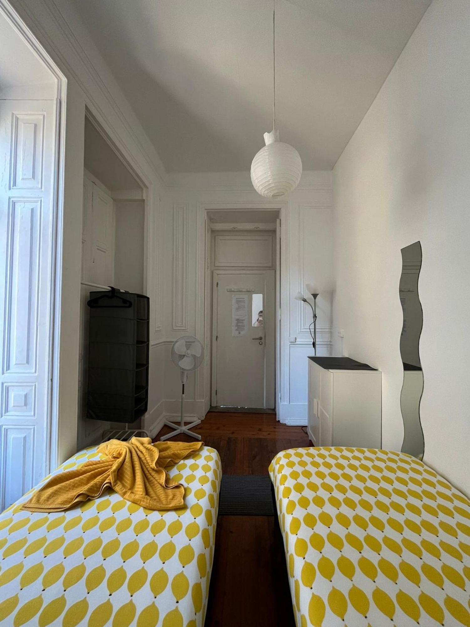 Garden Campo De Ourique Guest House - Hostel Lissabon Exterior foto