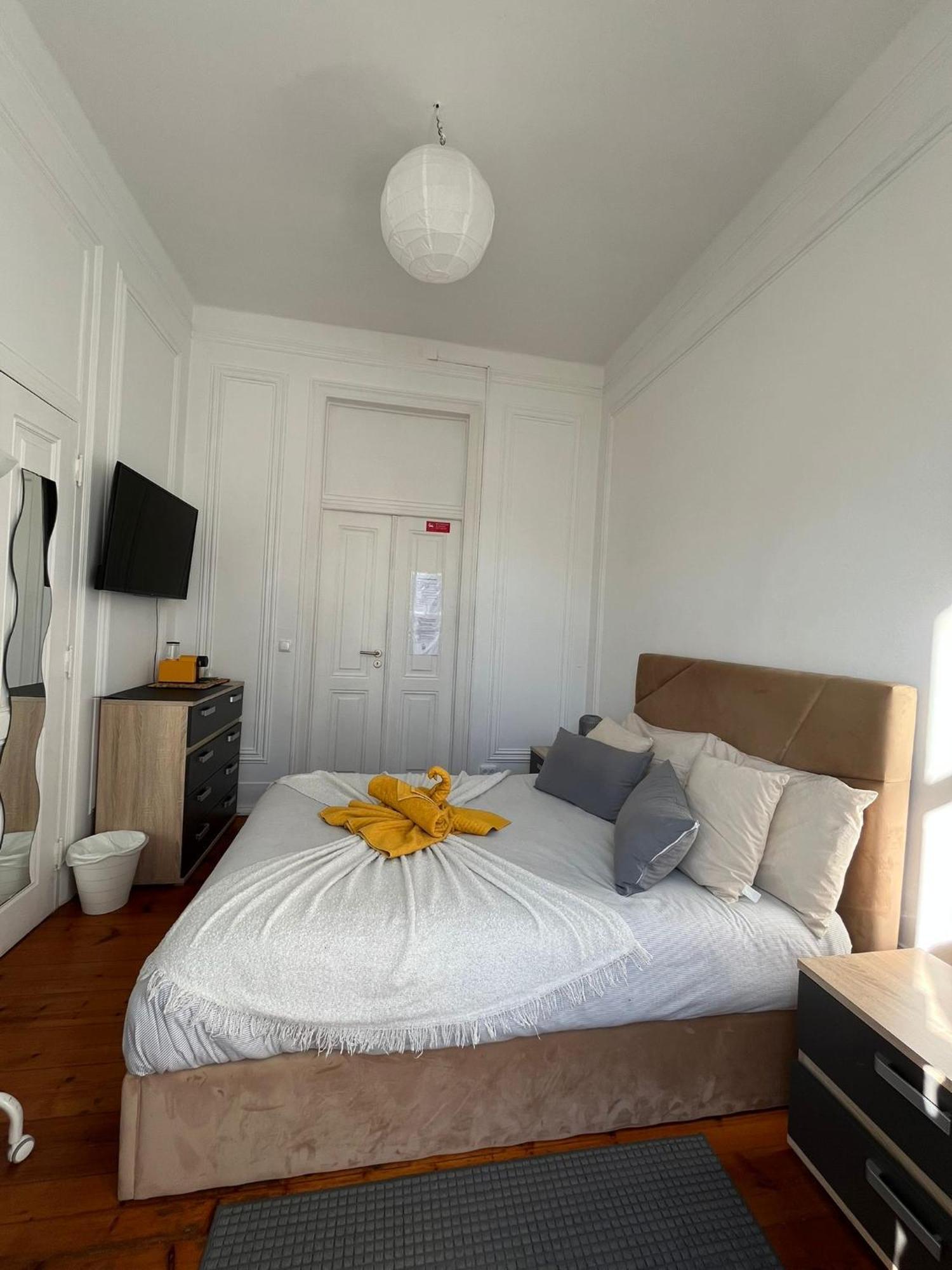 Garden Campo De Ourique Guest House - Hostel Lissabon Exterior foto