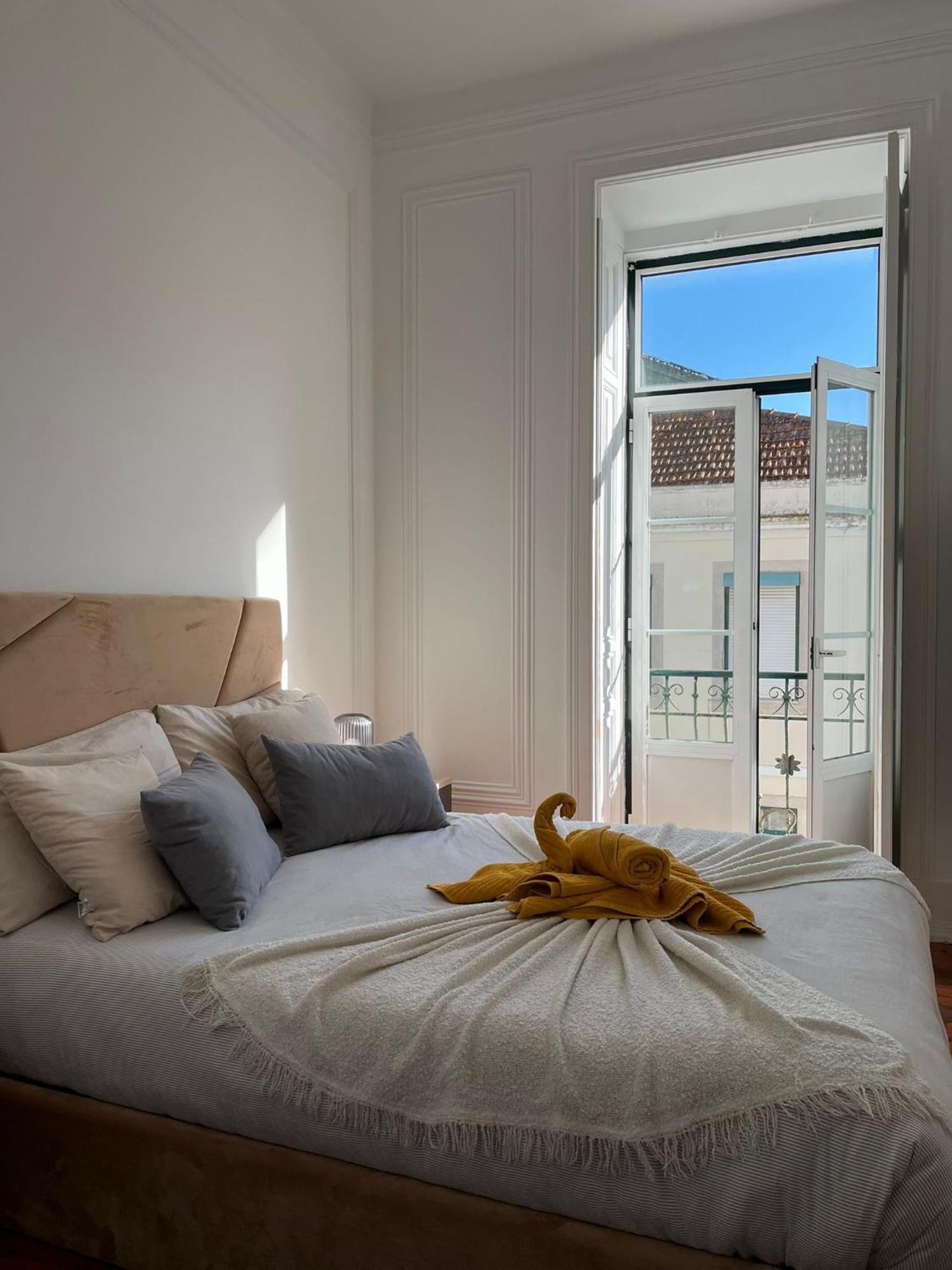Garden Campo De Ourique Guest House - Hostel Lissabon Exterior foto