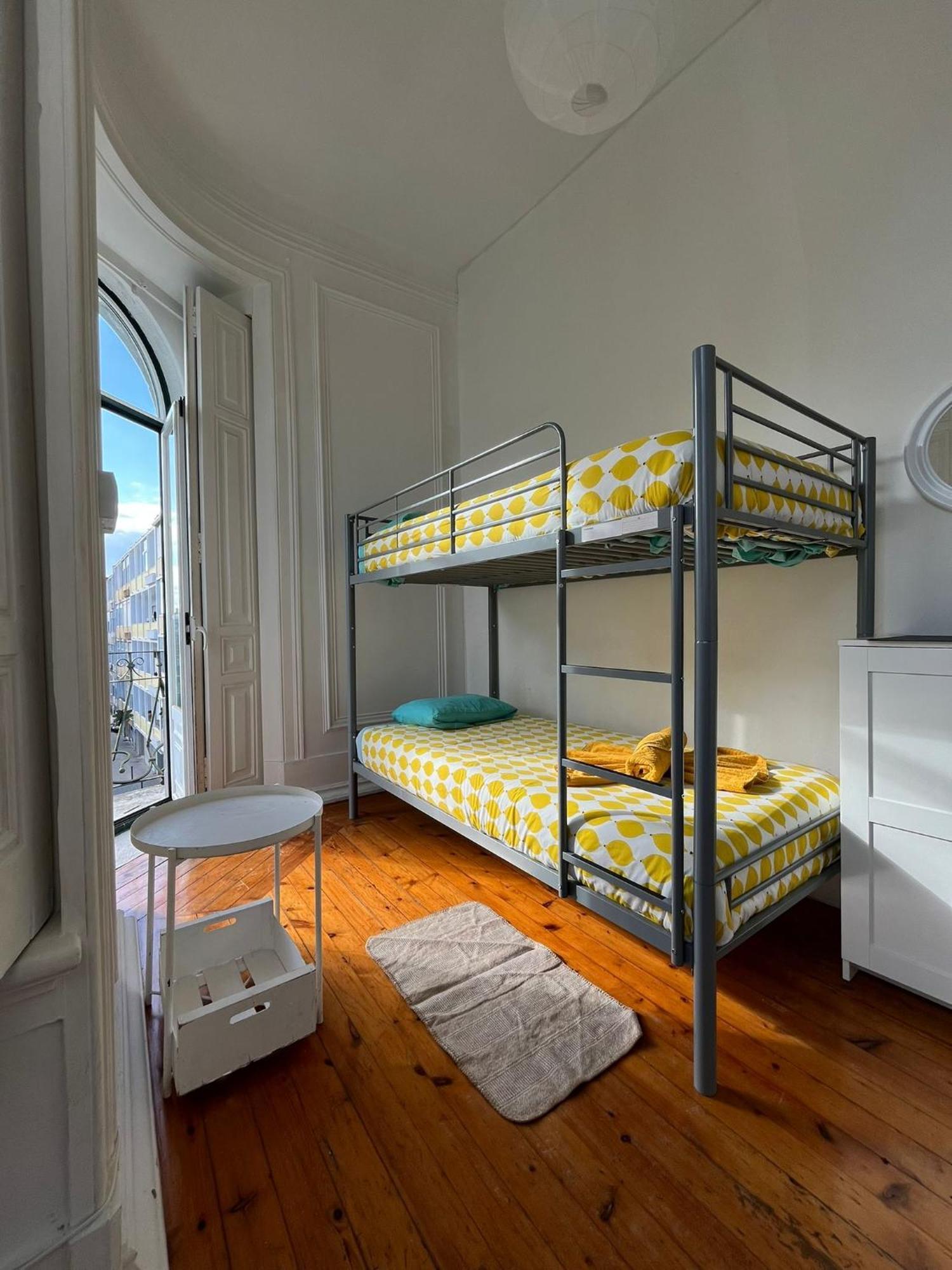 Garden Campo De Ourique Guest House - Hostel Lissabon Exterior foto